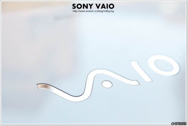 SONY VAIO E系列:純白迷人的SVE11116