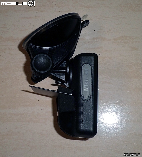FLEXMEDIA / VOSONIC V747W開箱~~~奇怪 配件這麼多?