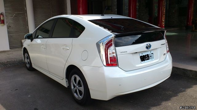2012 PRIUS 珍珠白 開箱