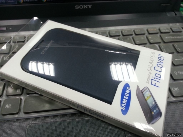 ◢開箱◣我的早鳥預購活動贈品SIII 32GB--原廠藍色皮套及16GB記憶卡