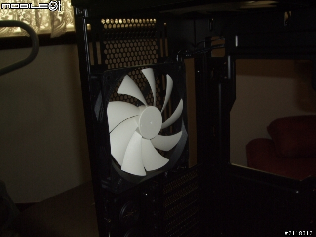 (開箱)新入手的NZXT Switch 810 機殼圖多