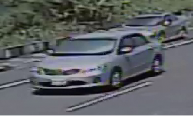 家中遭小偷了   請問各位大大   看得出來這個車型嗎?