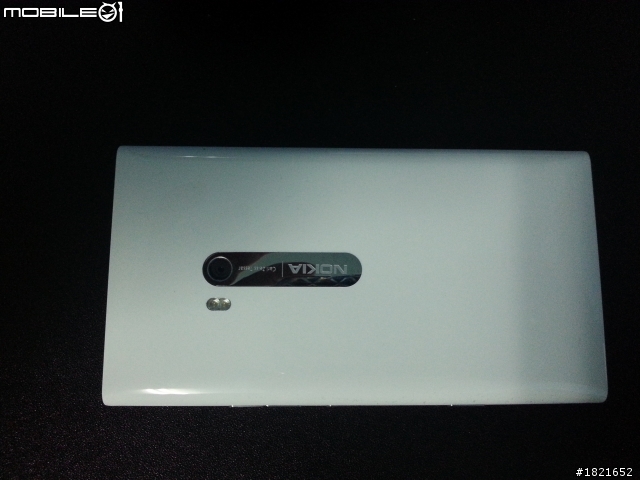 Nokia Lumia 900開箱