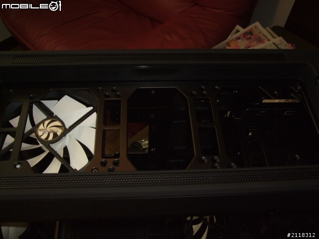 (開箱)新入手的NZXT Switch 810 機殼圖多