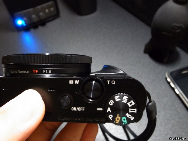 幫 RX100 加個小握把：Flipbac Camera Grip