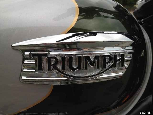 [開箱] 2012 Triumph T100 110周年特仕版