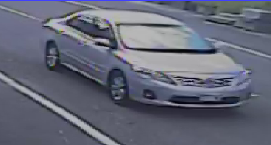 家中遭小偷了   請問各位大大   看得出來這個車型嗎?