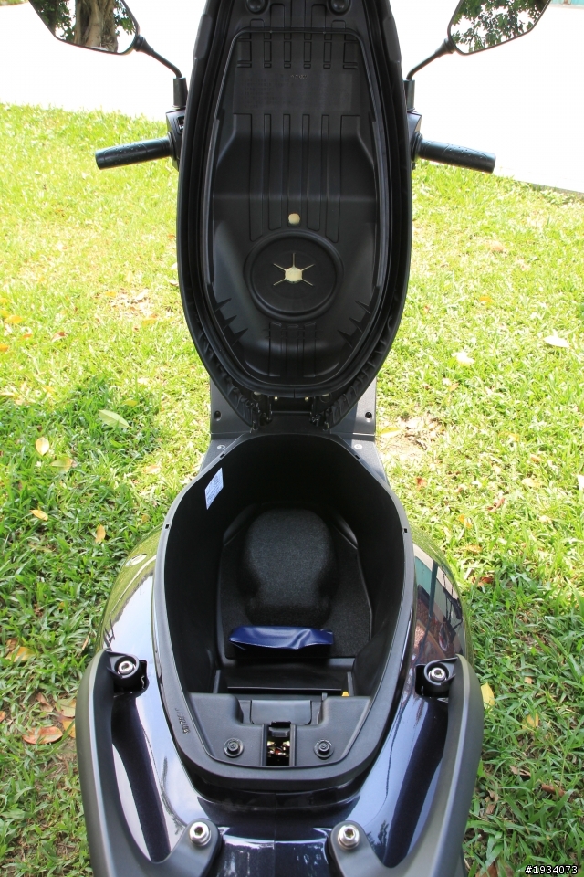 [開箱] 很搞剛的SYM GT125 EVO開箱分享
