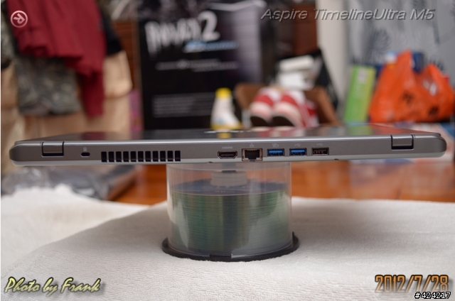 [開箱] 輕薄大螢幕 Acer Aspire Timeline Ultrabooks M5 - 581TG