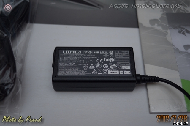 [開箱] 輕薄大螢幕 Acer Aspire Timeline Ultrabooks M5 - 581TG