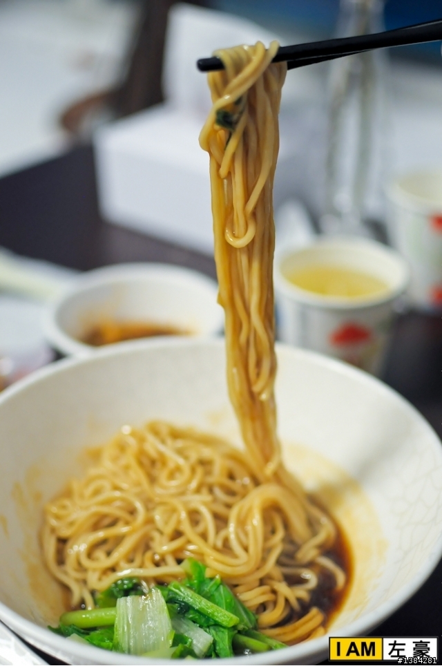 [食記] 龍城湯包  (推龍城雞腿麵~)