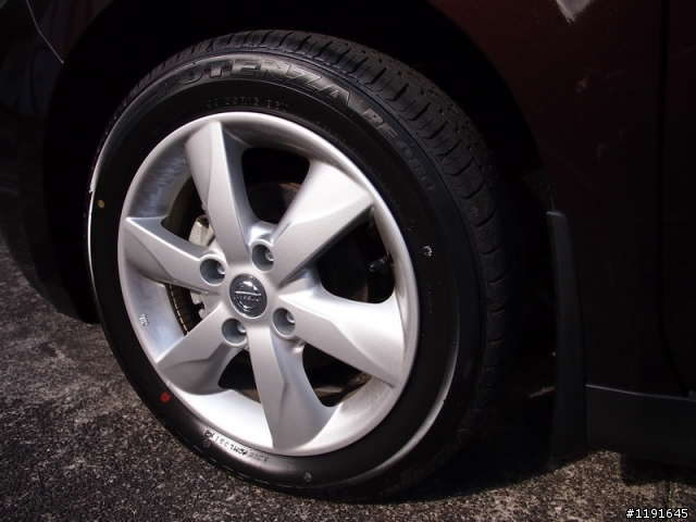 [新車開箱] Nissan Tiida 我的巧克力踢打!!