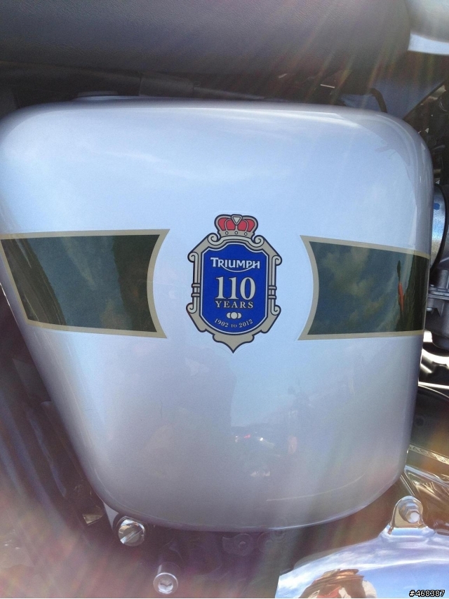 [開箱] 2012 Triumph T100 110周年特仕版