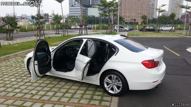 開箱2  BMW  F30  320i SPORT 白   圖多