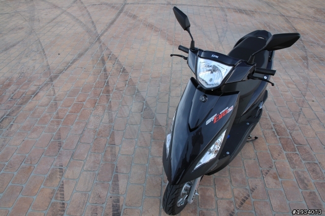[開箱] 很搞剛的SYM GT125 EVO開箱分享