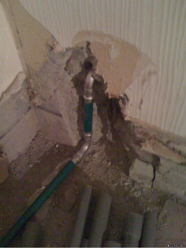 請問，老小屋裝修瓦斯管跟熱水管的問題？