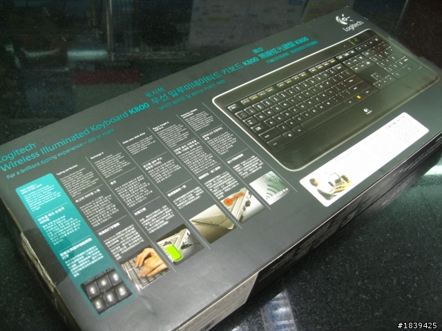 Logitech 羅技 K800 無線炫光建盤 簡易開箱分享