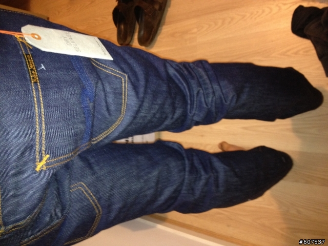 蘇胡～ 終於買了想要很久的nudie and cheap monday
