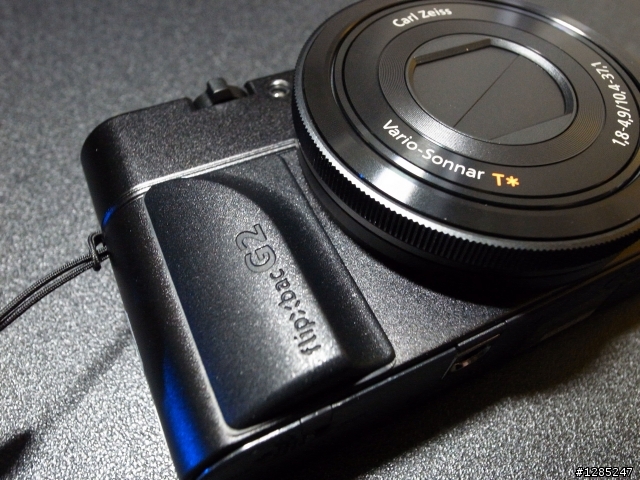 幫 RX100 加個小握把：Flipbac Camera Grip