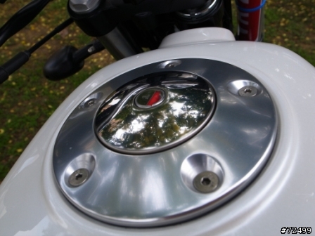 [開箱] (7/29更新) 就是愛復古風!! Moto Guzzi V7 Classic 圖多見諒!