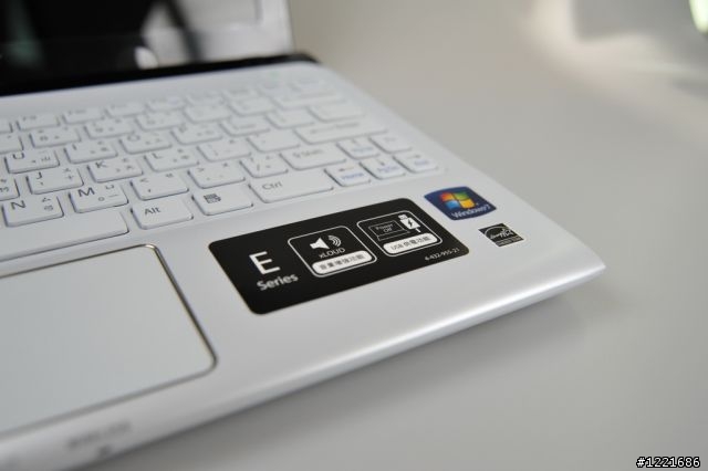 [開箱試用]SONY VAIO E系列小筆電SVE11116FW