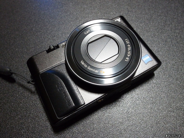 幫 RX100 加個小握把：Flipbac Camera Grip