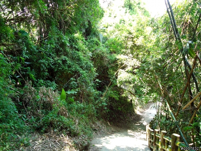 2012-7-10高雄燕巢惡地形絕地逢生險象之旅