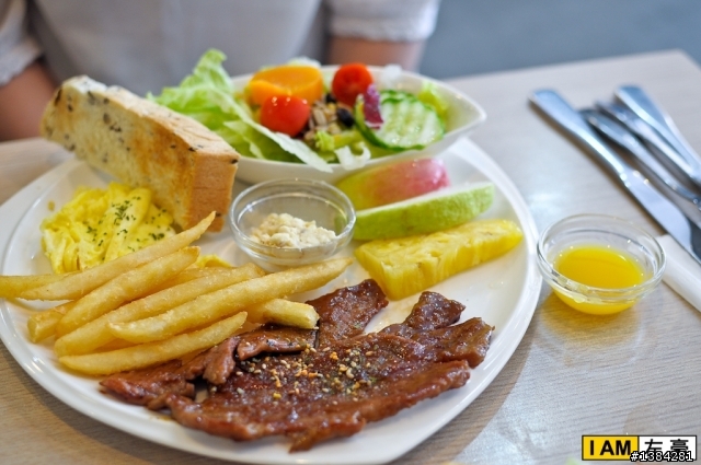 [食記] Wake up cafe (濰克早午餐)  美式早餐 !