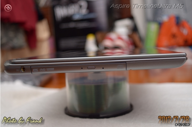 [開箱] 輕薄大螢幕 Acer Aspire Timeline Ultrabooks M5 - 581TG