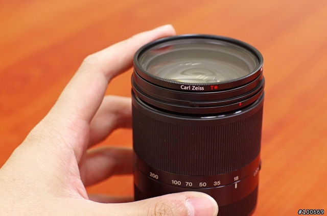 [開箱] SONY E 18-200 LE 高倍旅遊2012新鏡 - 開箱 + 外觀分享