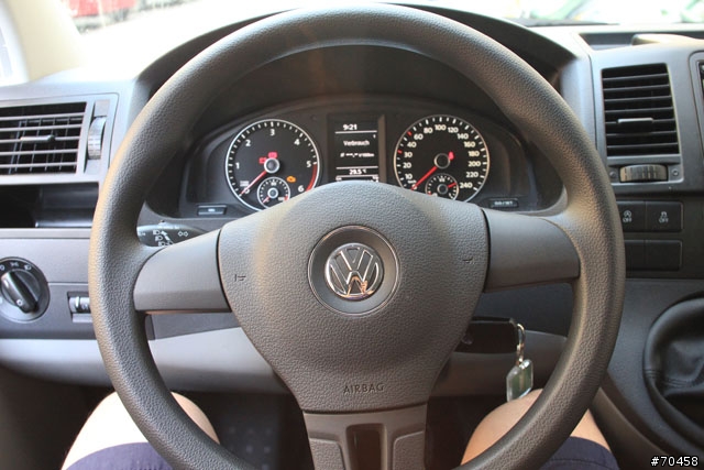 [開箱] 歐規Volkswagen T5 Caravelle 2.0TDI Bluemotion