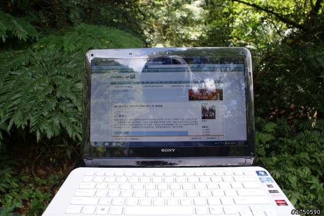 SONY VAIO E 輕鬆遨遊雪白開箱