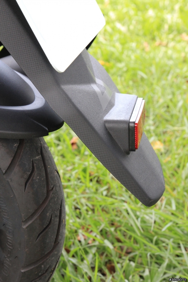 [開箱] 很搞剛的SYM GT125 EVO開箱分享