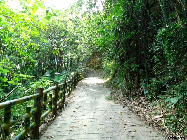 2012-7-10高雄燕巢惡地形絕地逢生險象之旅