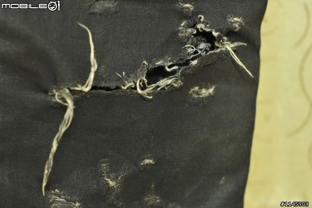 [傳說中的...]Dior Homme 04SS Destroyed 黑膠破褲