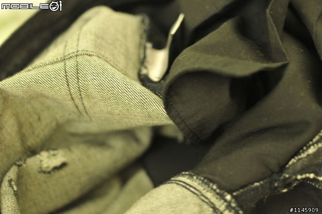 [傳說中的...]Dior Homme 04SS Destroyed 黑膠破褲