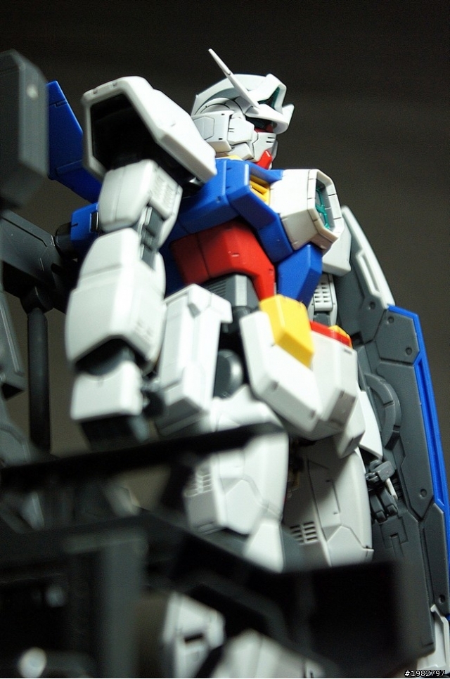 [ 鋼彈模型 ]MG AGE-1 腦部挖空LED置入手術