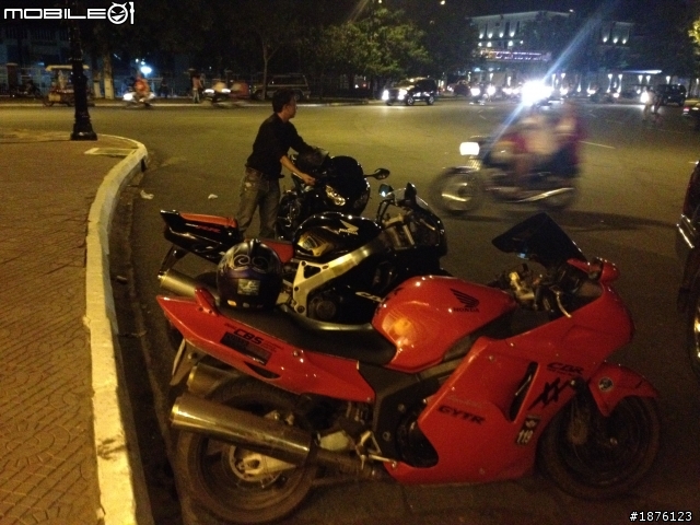 台灣重機夢~HONDA CBR 900RR柬國夢想成真記