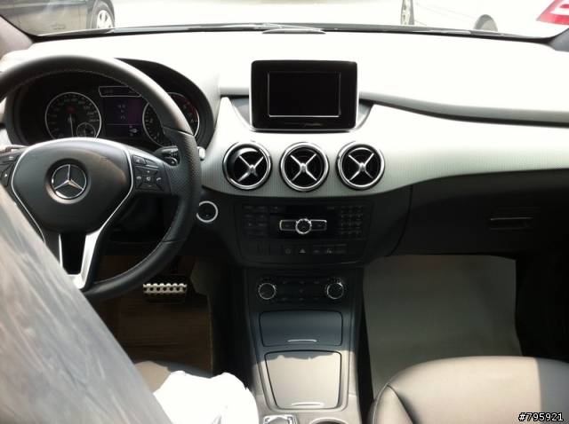 瞧見 B200CDI~