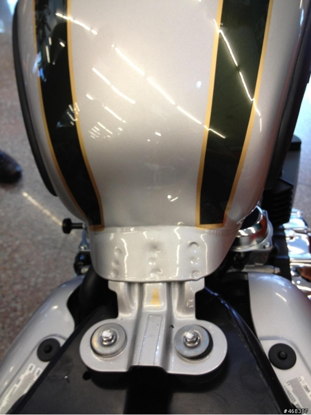 [開箱] 2012 Triumph T100 110周年特仕版
