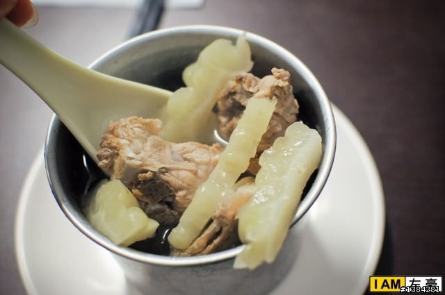 [食記] 龍城湯包  (推龍城雞腿麵~)