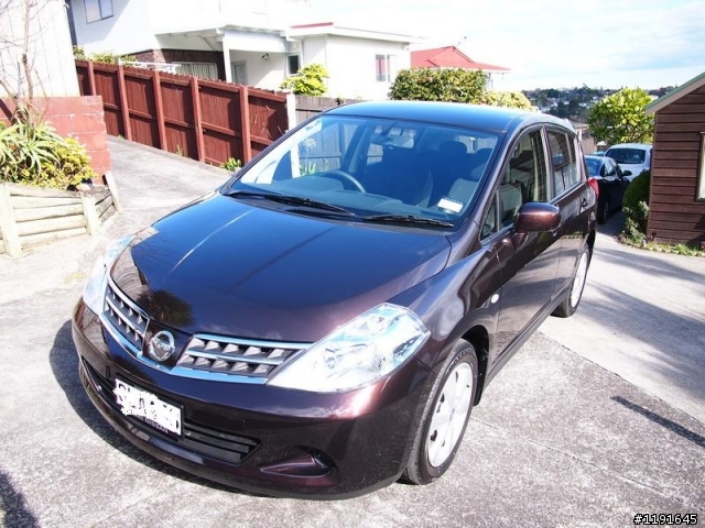 [新車開箱] Nissan Tiida 我的巧克力踢打!!