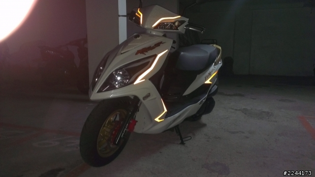 簡易開箱:NEW FIGHTER ZR 特式版(白色)
