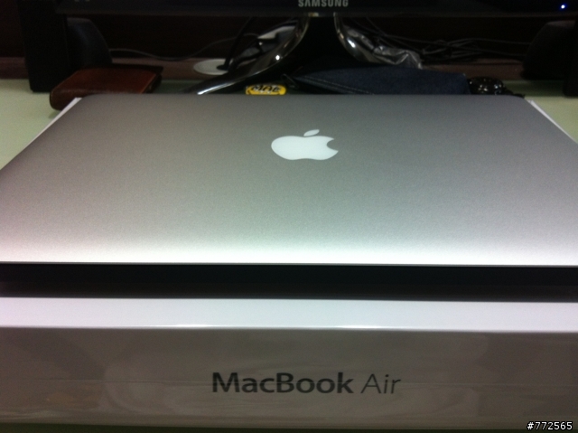 2012 Macbook Air到手囉~簡直是藝術品!!
