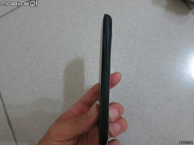老梗的歐版HTC One S S4開箱
