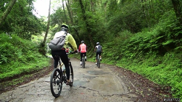 [影片](單車閱讀)樂山林道、清涼的大暑日-2012-0722