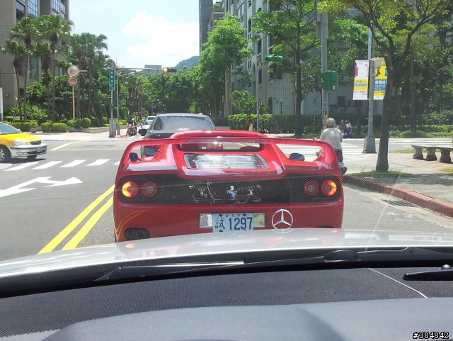 猛牛出閘，悍馬接招