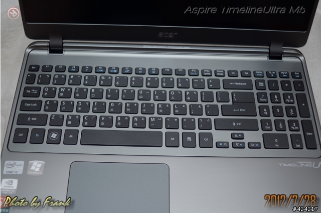 [開箱] 輕薄大螢幕 Acer Aspire Timeline Ultrabooks M5 - 581TG