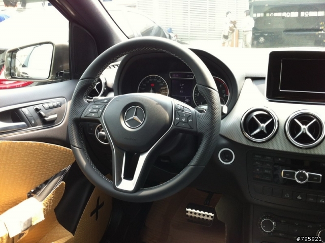 瞧見 B200CDI~