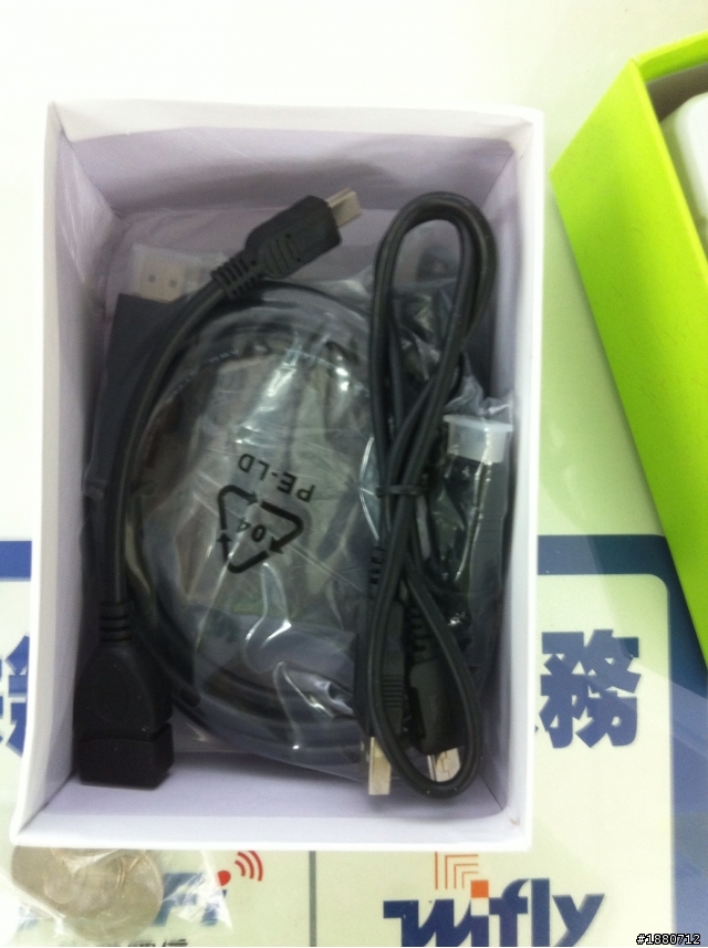 開箱～MK802 麻雀雖小但五臟俱全的迷你Android電腦